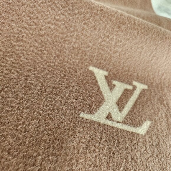Louis Vuitton Cashmere scarf - Picture 3 of 5